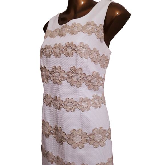 Lilly Pulitzer Sz 4 White & Gold Metallic Applique Detail Dress - Picture 3 of 9